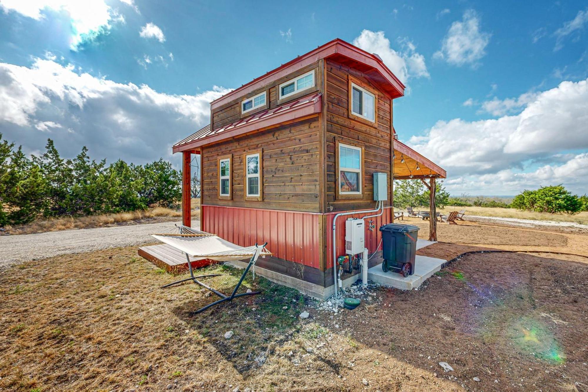 Red Cabin On The Ranch Hotell Harper Exteriör bild