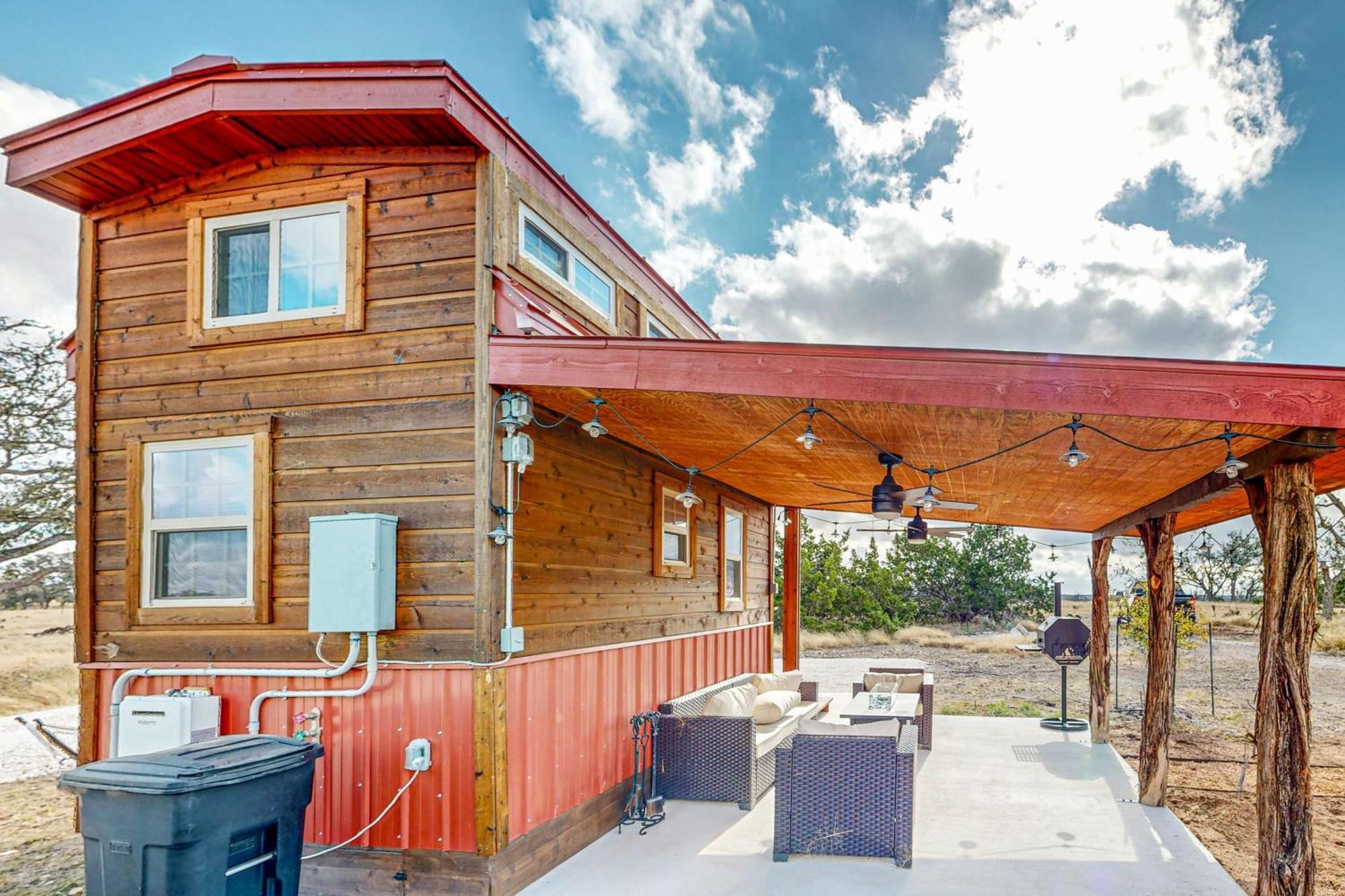 Red Cabin On The Ranch Hotell Harper Exteriör bild