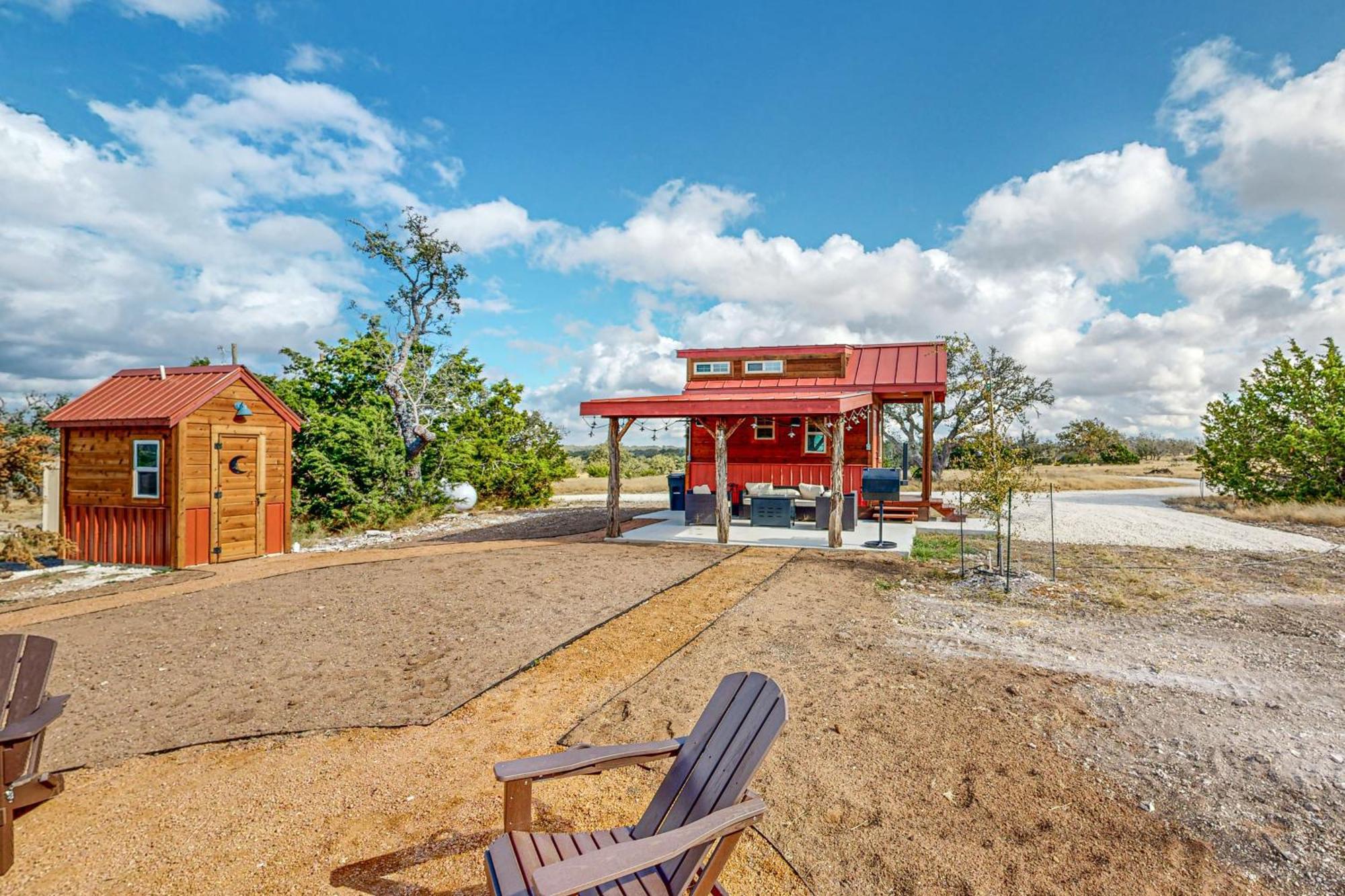 Red Cabin On The Ranch Hotell Harper Exteriör bild